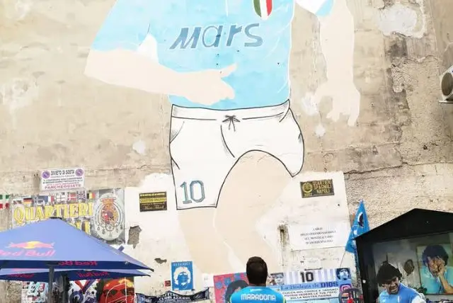 איך מגיעים לאצטדיון של נאפולי ואיך חוזרים ממנו למלון? credit to getyourguide.com