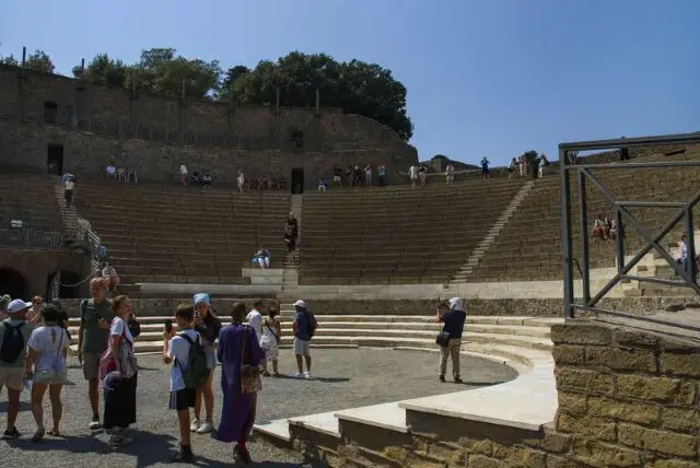 נאפולי הר געש וזוב - מסלול טיול עצמאי ברכב credit to getyourguide.com