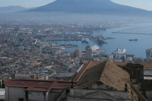 נאפולי בחורף - האם מומלץ לטוס? מה מיוחד בחורף מבחינת אתרי תיירות ואטרקציות? מה לגבי מזג אוויר?