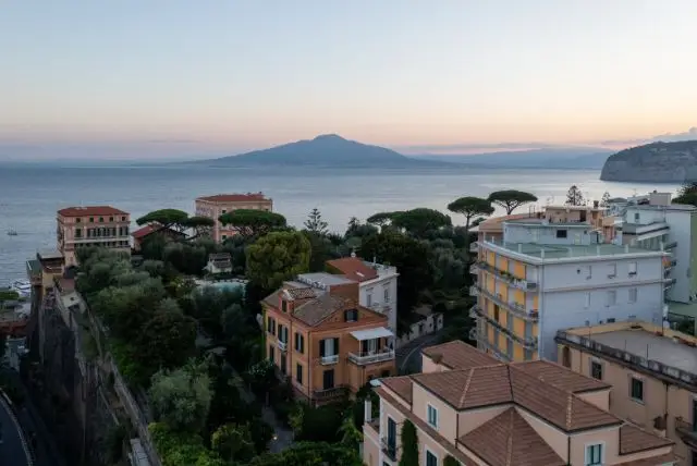נאפולי בחורף - האם מומלץ לטוס? מה מיוחד בחורף מבחינת אתרי תיירות ואטרקציות? מה לגבי מזג אוויר?
