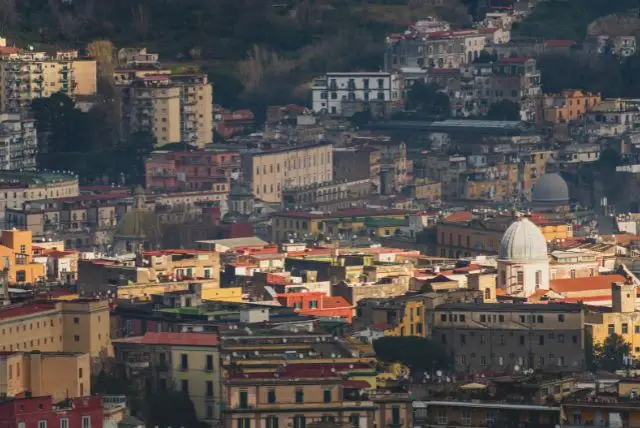 נאפולי בחורף - האם מומלץ לטוס? מה מיוחד בחורף מבחינת אתרי תיירות ואטרקציות? מה לגבי מזג אוויר?