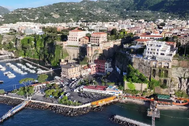 נאפולי ביום אחד - המלצה למסלול טיול רגלי