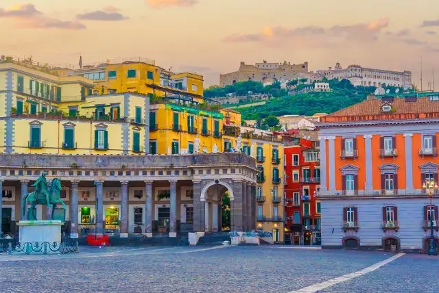 נאפולי ביום אחד - המלצה למסלול טיול רגלי