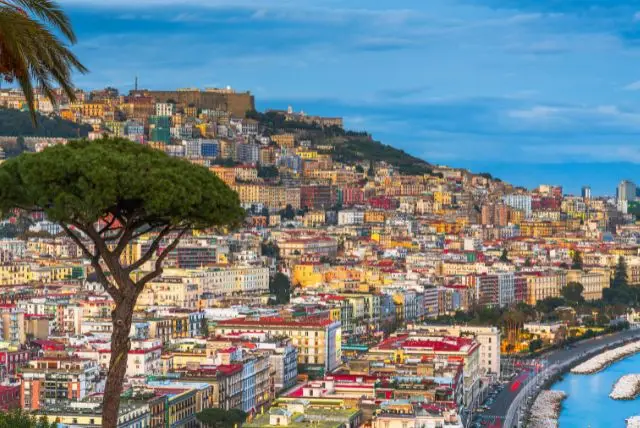 נאפולי ביום אחד - המלצה למסלול טיול רגלי