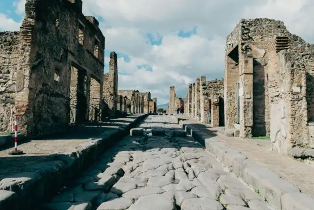 נאפולי מזג אוויר - תחזית שנתית