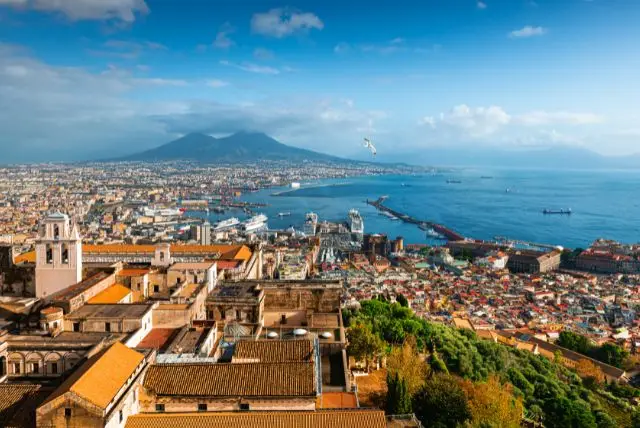 נאפולי זה דרום איטליה?