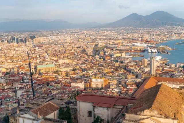 נאפולי זה דרום איטליה?