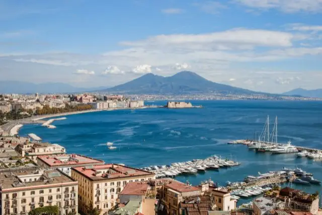 נאפולי זה דרום איטליה?