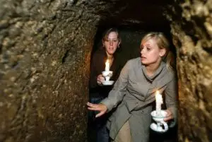 כרטיס כניסה למנהרות התחתית של נאפולי כולל סיור מודרך credit to tiqets.com