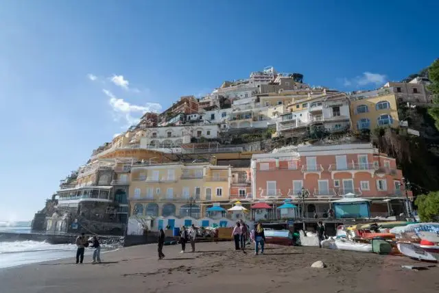 מנאפולי סיור לסורנטו, פוזיטנו ואמאלפי credit to getyourguide.com