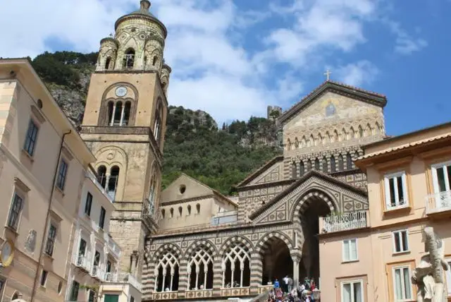 מנאפולי סיור לסורנטו, פוזיטנו ואמאלפי credit to getyourguide.com