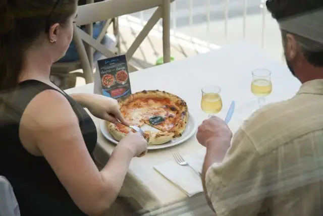 טיול מנאפולי לפומפיי והר הגעש וזוב credit to getyourguide.com