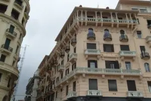 האם נאפולי יקרה מבחינת מחייה - אוכל / מלונות / בזבוזים?