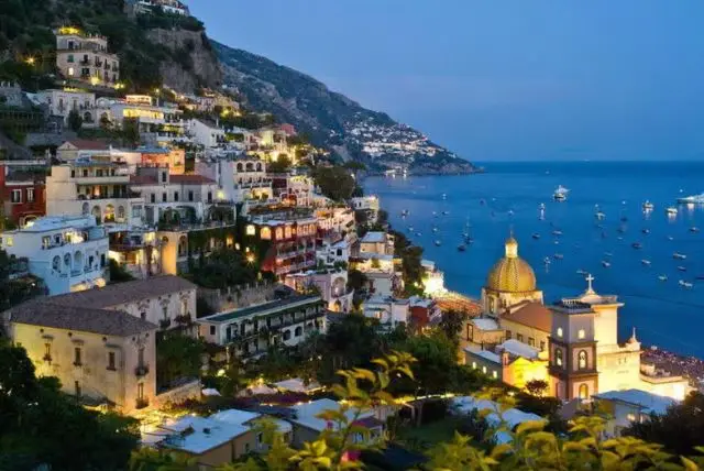 מנאפולי יום טיול מודרך לחוף אמלפי credit to getyourguide.com