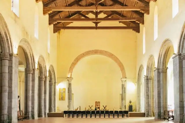 קטקומבה די סן ג'נארו (Catacombe di San Gennaro) credit to getyourguide.com