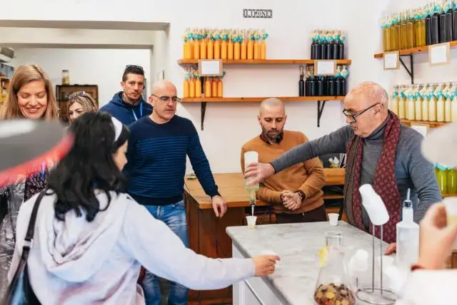 סדנת פיצה נפוליטנית בנאפולי credit to getyourguide.com