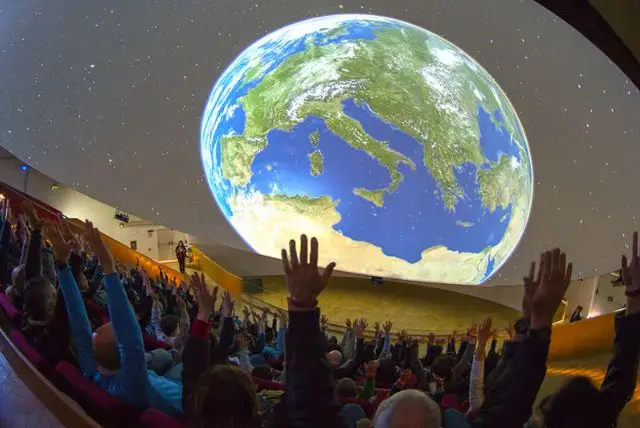 מוזיאון מדע אינטראקטיבי בנאפולי - מוזיאון צ'יטה דלה שנזה (Città della Scienza) credit to getyourguide.com