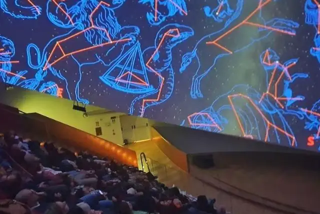 מוזיאון מדע אינטראקטיבי בנאפולי - מוזיאון צ'יטה דלה שנזה (Città della Scienza) credit to getyourguide.com