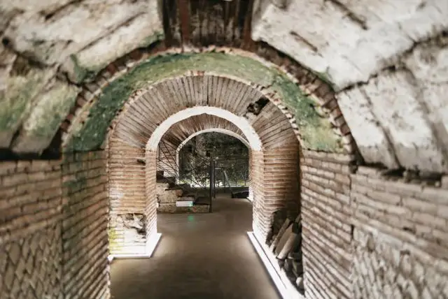 נאפולי התת קרקעית כל מה שחשוב לדעת credit to getyourguide.com