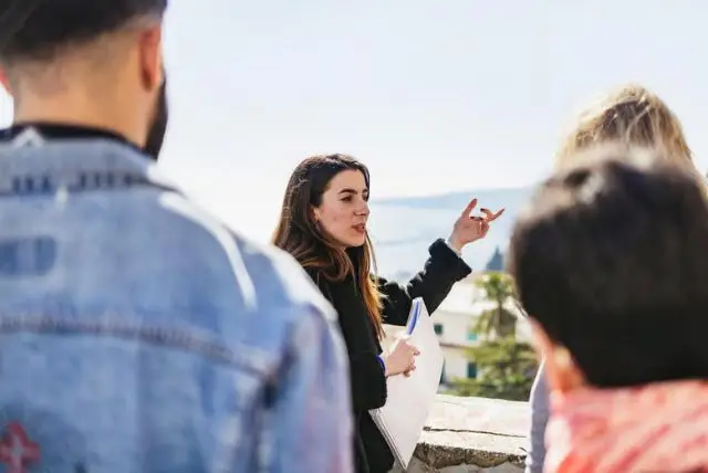 סיור פנורמי בנאפולי כולל רכבל פוניקולר credit to getyourguide.com