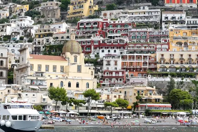 נאפולי היסטוריה - כל מה שצריך לקרא ולדעת על ההיסטוריה של העיר