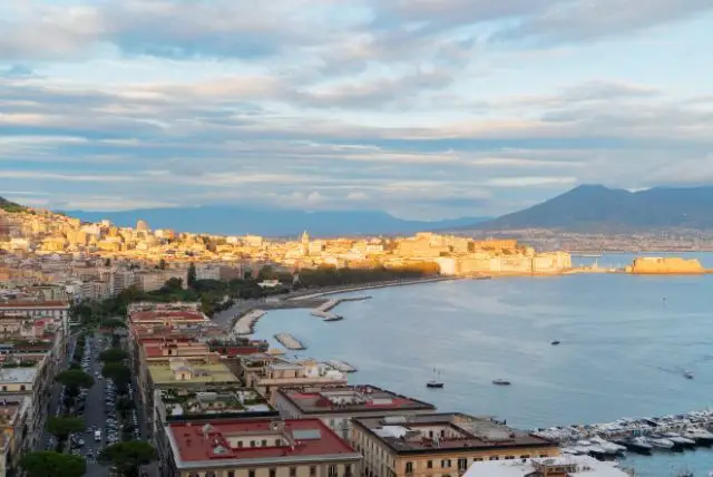 נאפולי מה יש לעשות שם בעיר בפעם הראשונה?