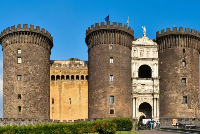 מה יש לעשות באזור נאפולי? 5 יעדים שאסור לפספס