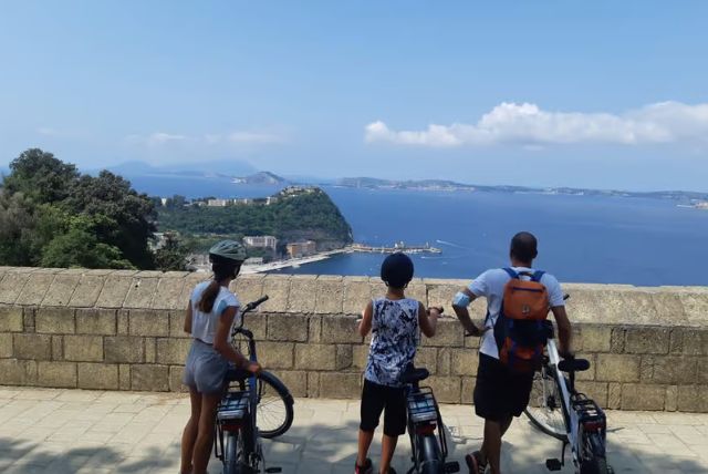 סיור אופניים בנאפולי credit to getyourguide.com
