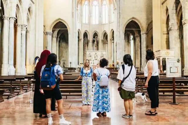 סיור ברובע העתיק של נאפולי credit to getyourguide.com