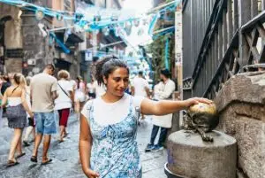 סיור ברובע העתיק של נאפולי credit to getyourguide.com