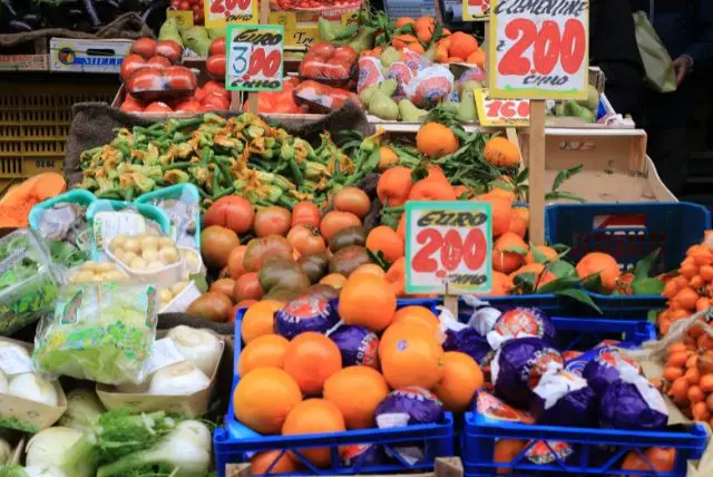 שוק Mercato di Pignasecca - השוק העתיק ביותר של נאפולי