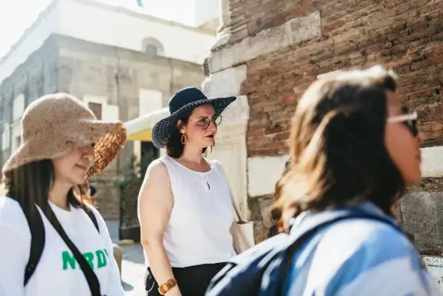 סיור ברובע העתיק של נאפולי credit to getyourguide.com