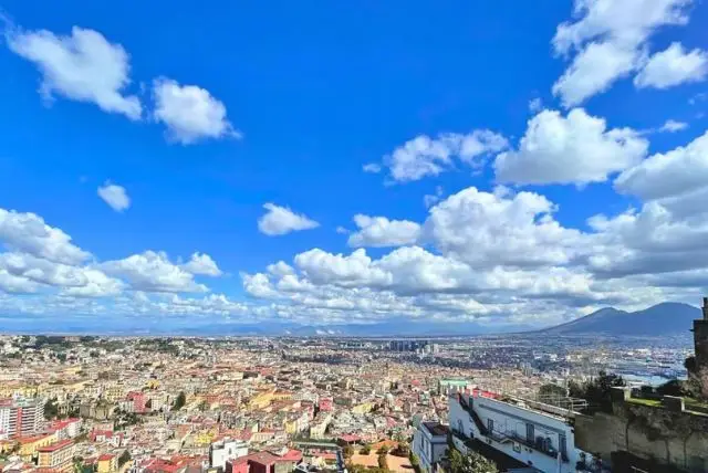 Vomero - השכונה על הגבעה של נאפולי credit to getyourguide.com