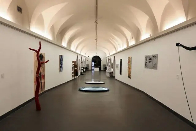 טירת קסטל סנט אלמו (Castel Sant'Elmo) בנאפולי - המצודה הכי יפה credit to getyourguide.com