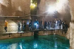 נאפולי תחתית - נאפולי מתחת לקרקע (Napoli Sotterranea ) היא משהו שאסור לפספס credit to getyourguide.com