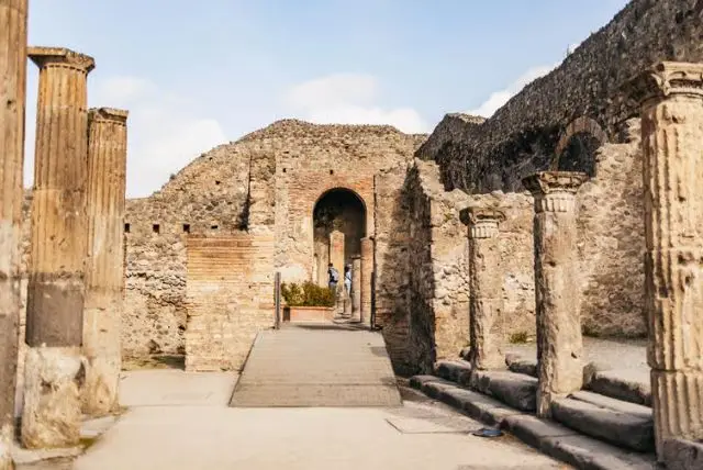 חורבות פומפיי (Pompeii Ruins) credit to getyourguide.com