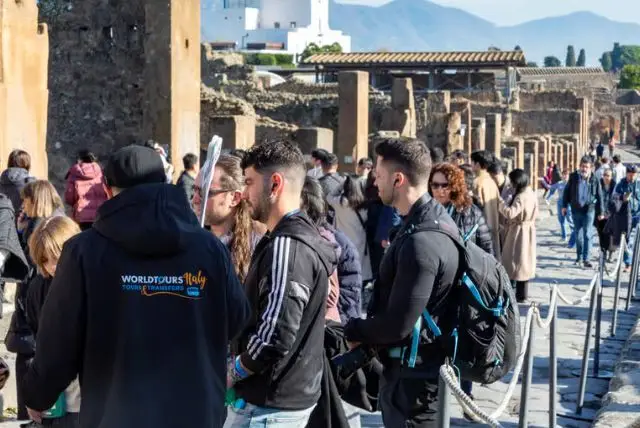 חורבות פומפיי (Pompeii Ruins) credit to getyourguide.com