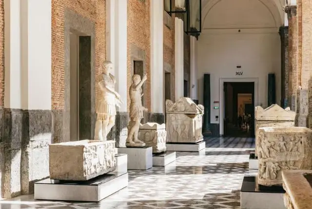 המוזיאון הארכיאולוגי של נאפולי (National Archaeological Museum) credit to getyourguide.com