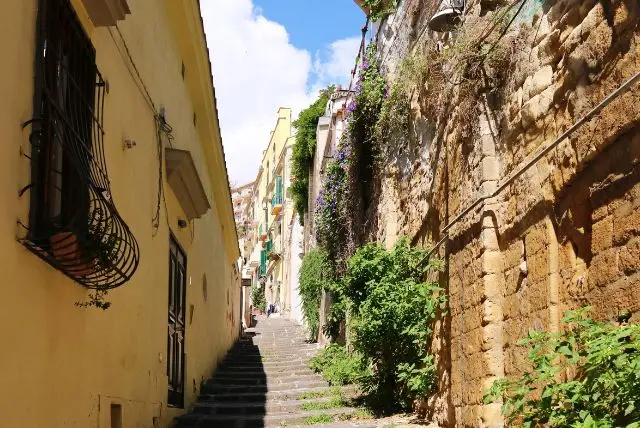 אזור הרובע ההיסטורי של נאפולי