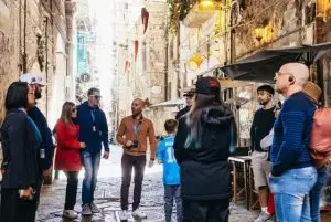 נאפולי טיול כוכב - תכנון מסלול טיול והיעדים המרכזיים credit to getyourguide.com