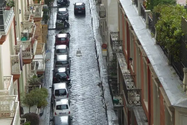 נאפולי עם רכב שכור - מתי זה כדאי ומתי ממש לא