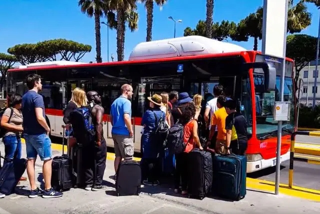 אוטובוס משדה התעופה של נאפולי לתחנת הרכבת המרכזית (הלוך / חזור) credit to getyourguide.com