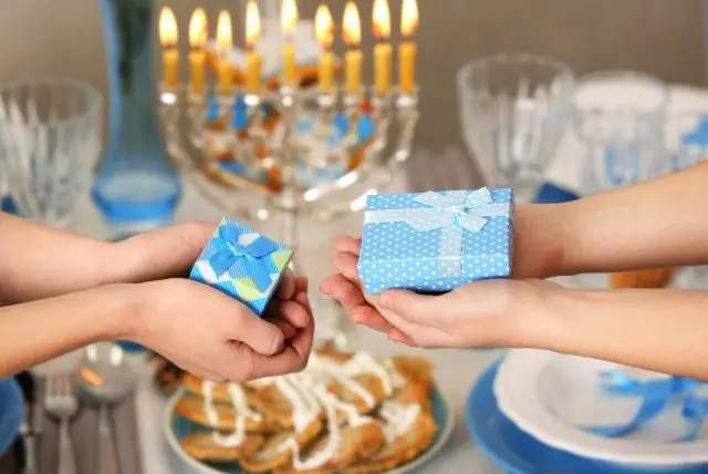 חנוכה - נאפולי בחנוכה: האם זו תקופה טובה לטיול ומה מחכה למטיילים