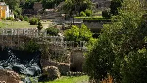 שרידי אולמות המרחצאות הרומיים בפארק הארכאולוגיה של באיה שליד נאפולי